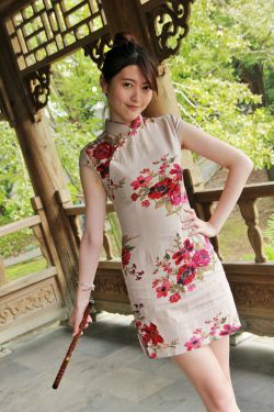 美女校花